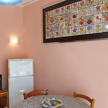 Casa Floridea -mediterranea Sicilia 아파트 *